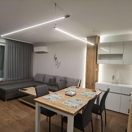 Diana Apartment ルセ エクステリア 写真